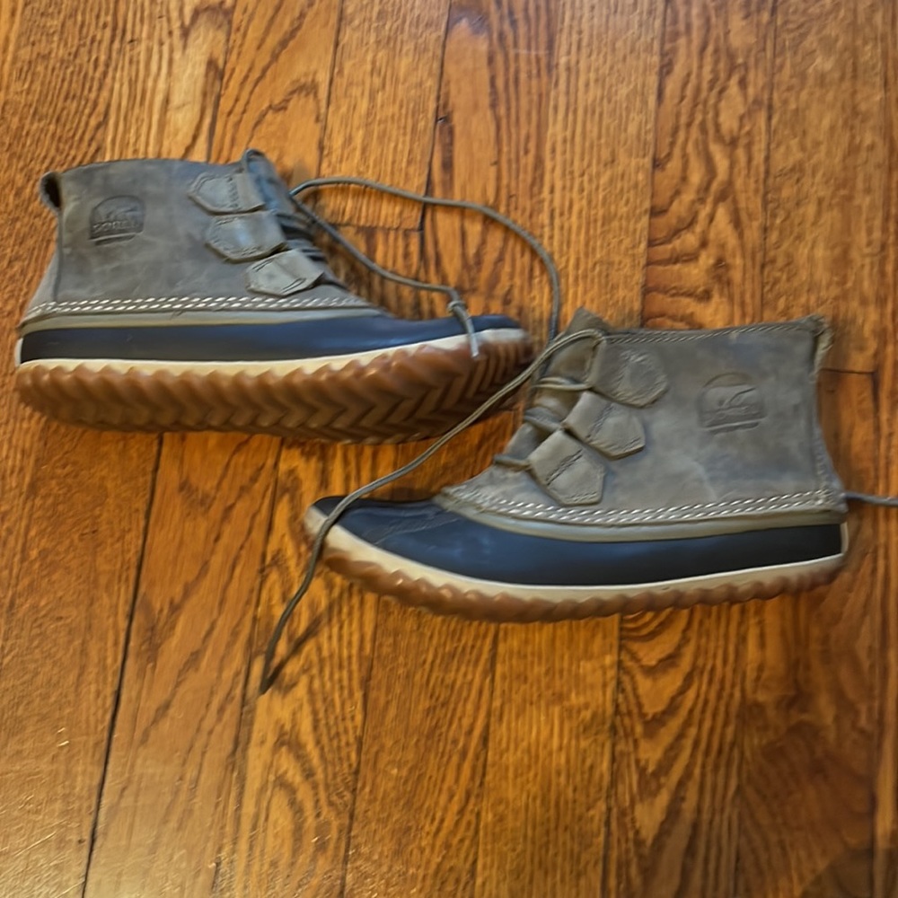 Sorel rain boots, Size 6